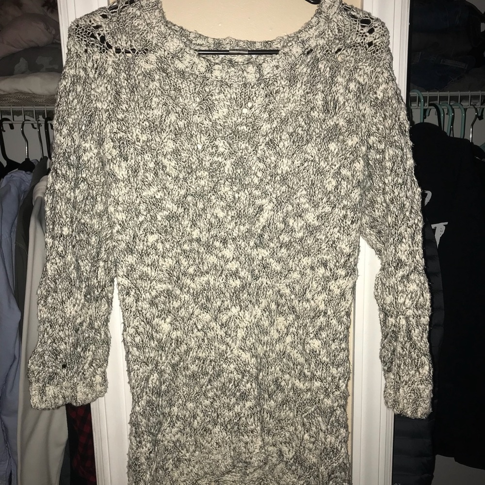 ✨LOVELY oversized black and white sweater✨